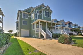 Manteo Waterfront Resort Home with 30-Ft Dock!